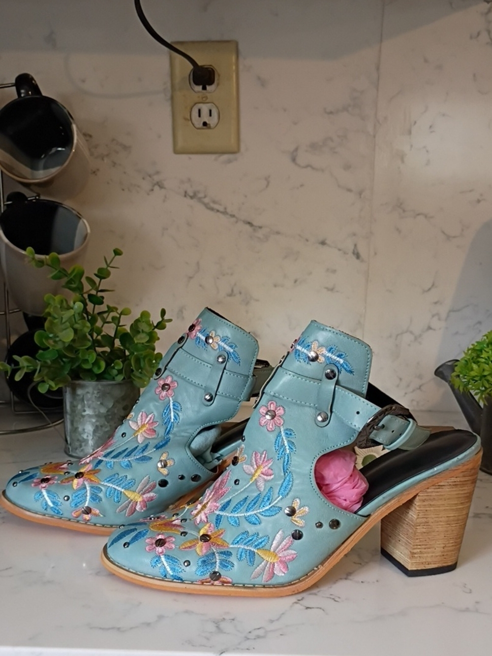 Embroidered Floral Cutout Mule Heels - Light Blue